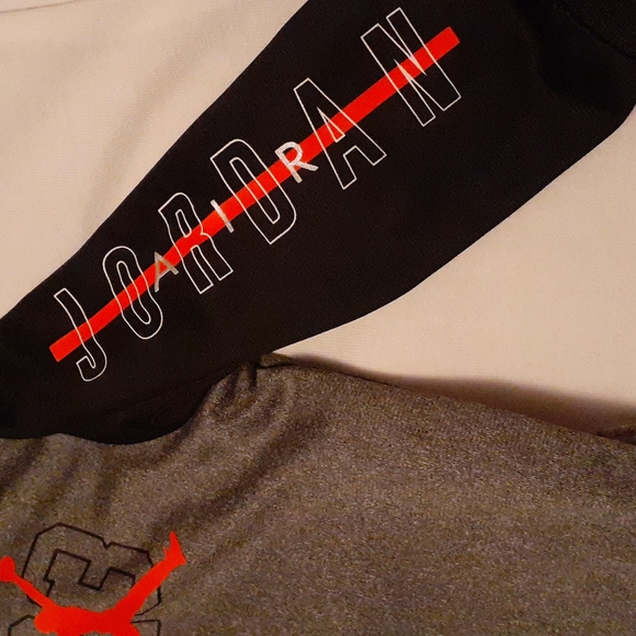 Nike Air Jordan Infant Tracksuit| 12M | Black,Grey,Red,White - Picture 5 of 10